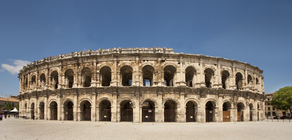 Kyriad Nimes Centre Esterno foto