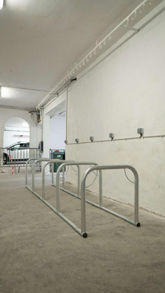 Kyriad Nimes Centre Esterno foto
